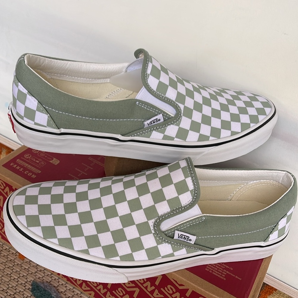 Vans WMNS Classic Slip-On
Color Theory Checkerboard
VN0DDBVZCJL
Sneakers - Picture 11 of 16